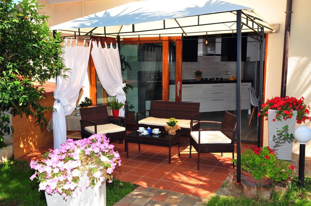 Brezza Di Mare Bed & Breakfast ซาน เตโอโดโร ภายนอก รูปภาพ